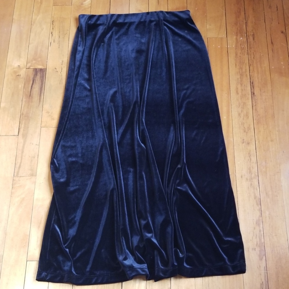 Black velvet Worthington maxi skirt